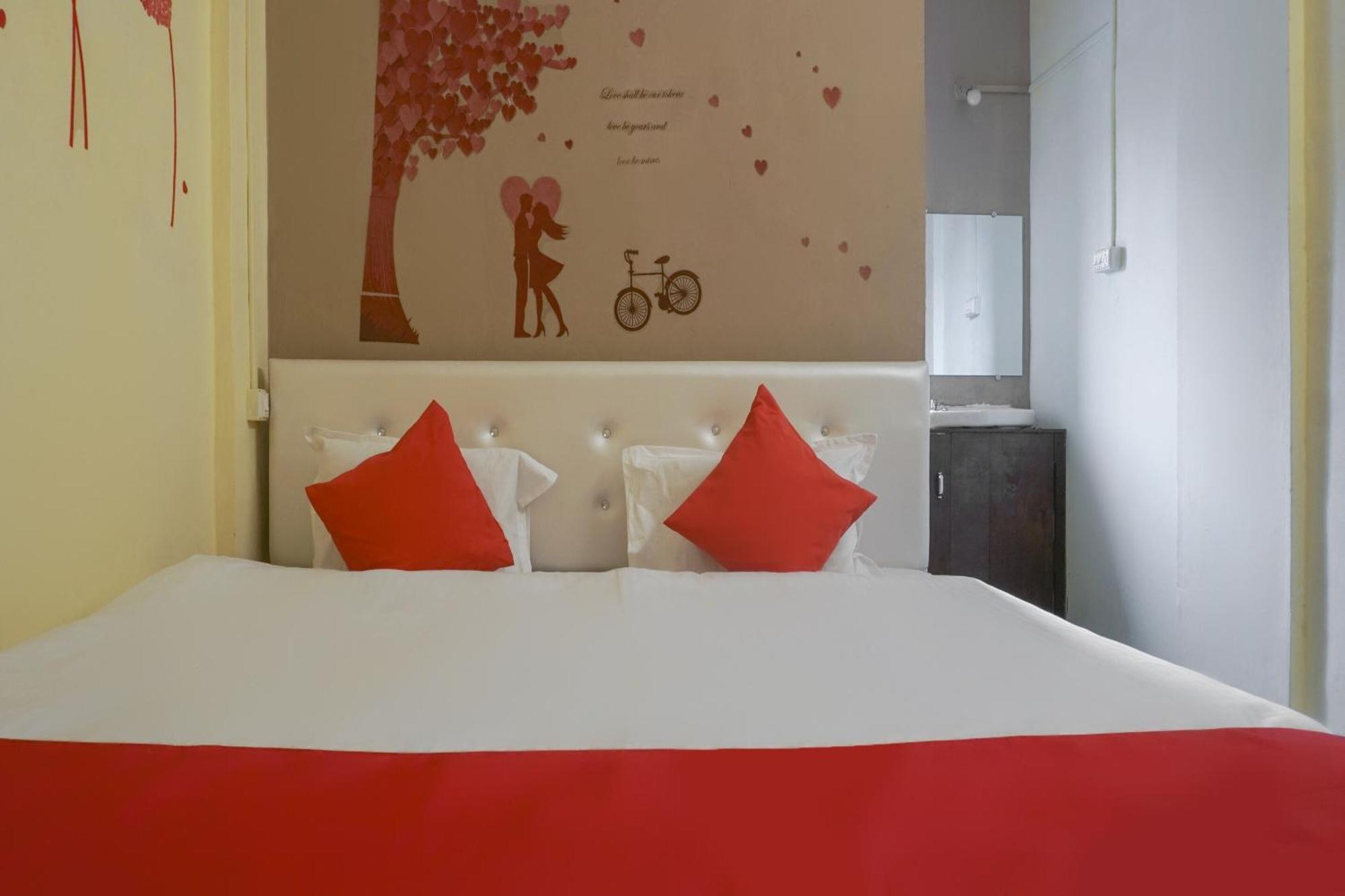 Hotel O R K Hotel Pimpri-Chinchwad Экстерьер фото