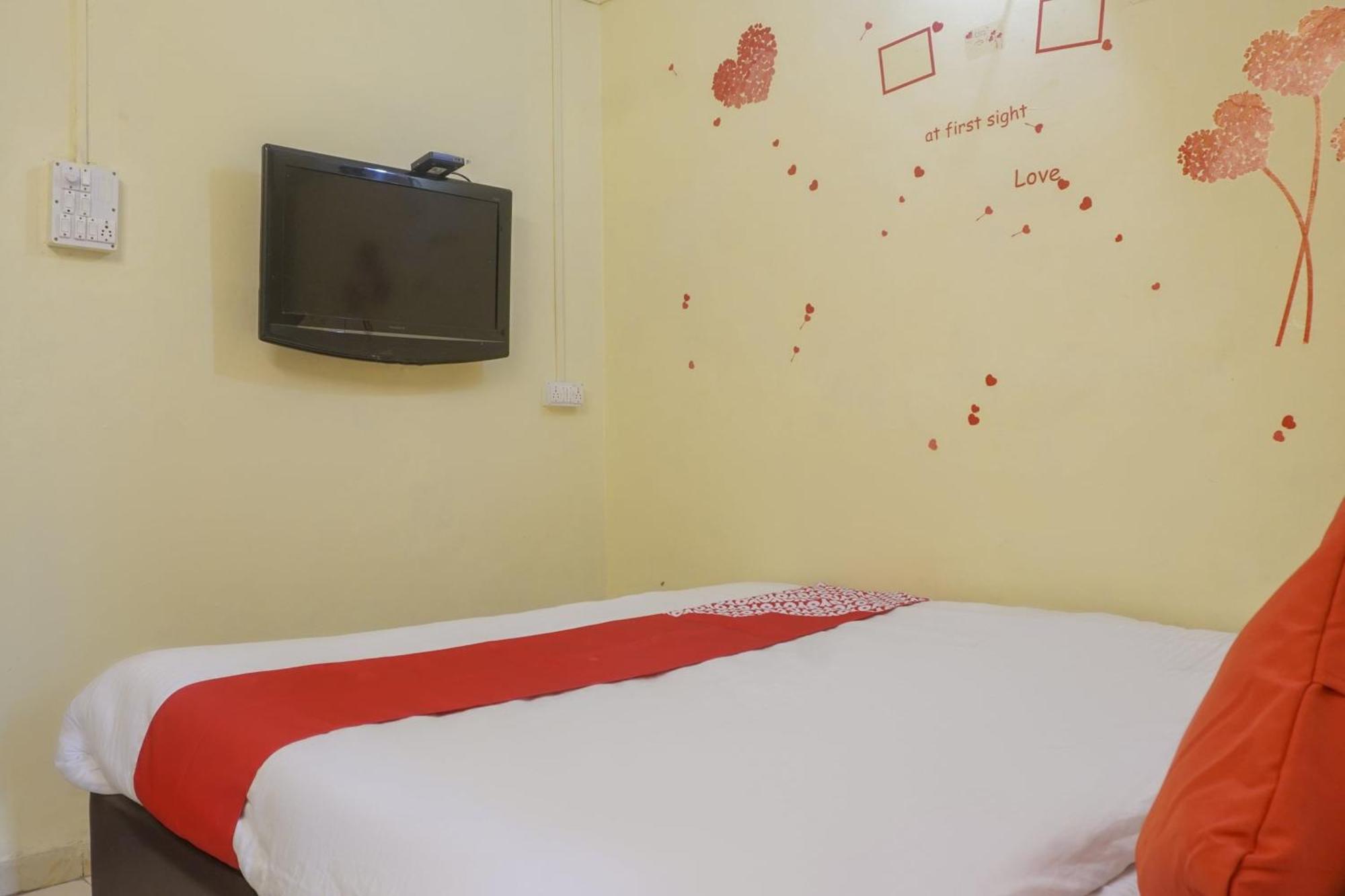 Hotel O R K Hotel Pimpri-Chinchwad Экстерьер фото